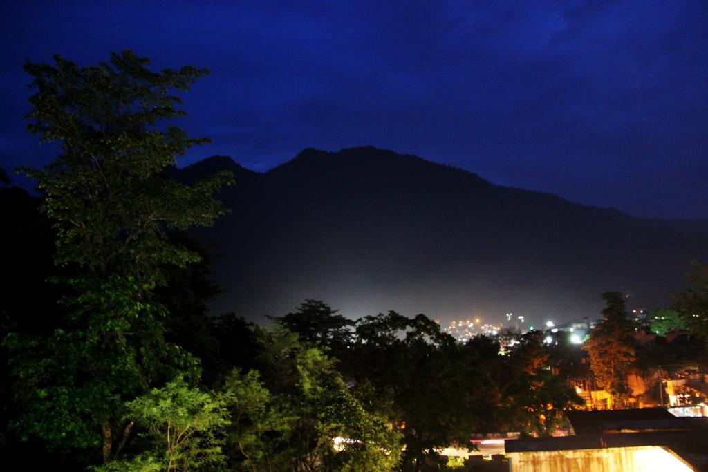 Hotel Rishikesh Sadan A Yoga & Spritual Retreat Tapovan Esterno foto
