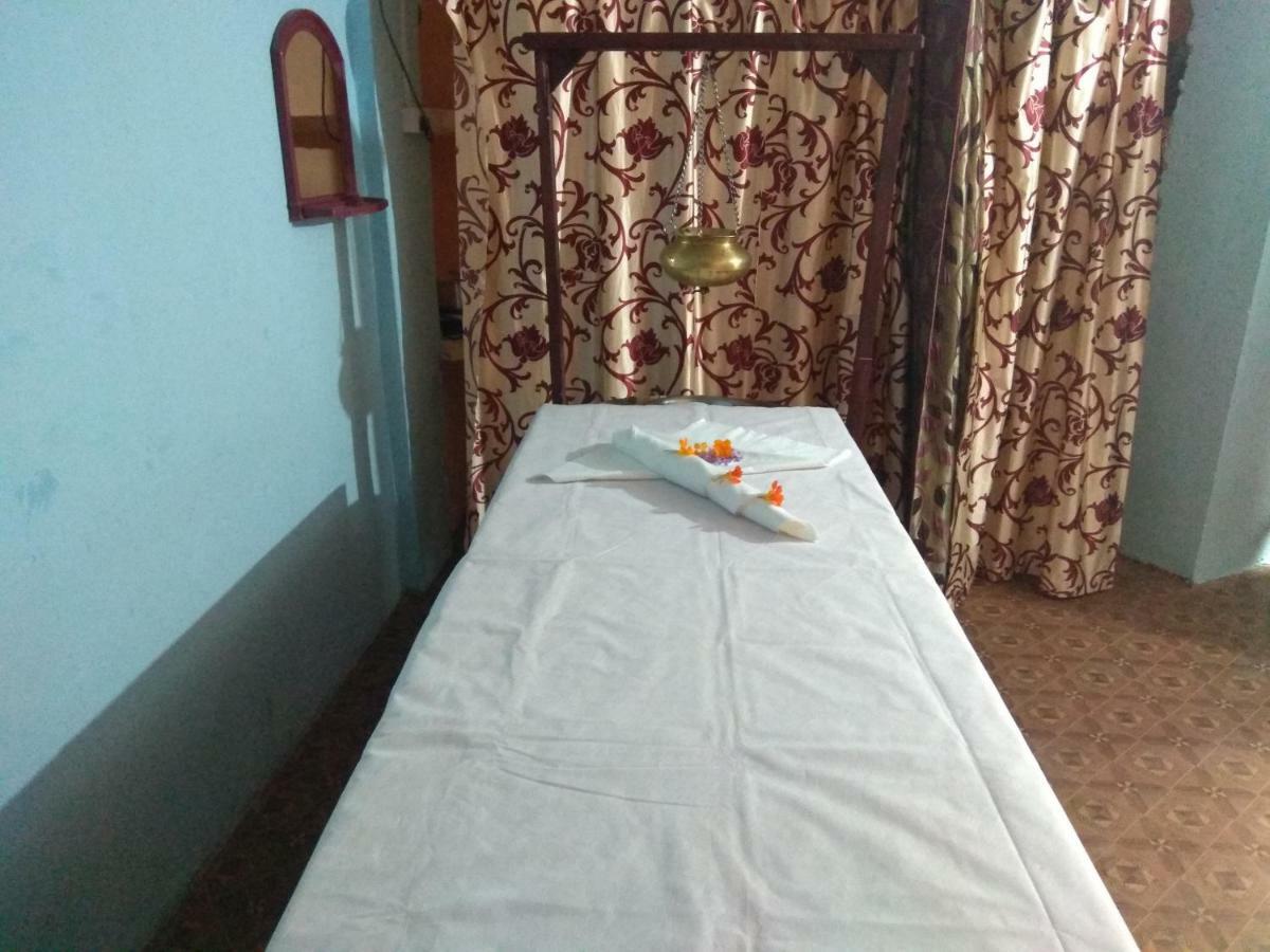 Hotel Rishikesh Sadan A Yoga & Spritual Retreat Tapovan Esterno foto
